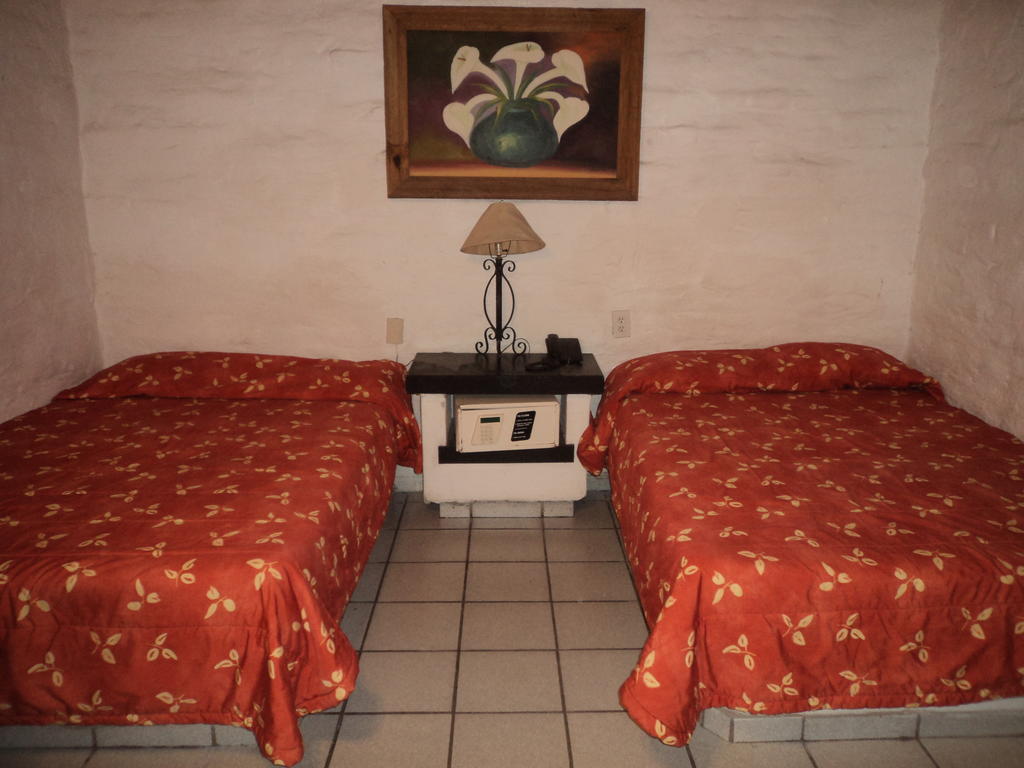 Hotel El Rancho 나보호아 객실 사진