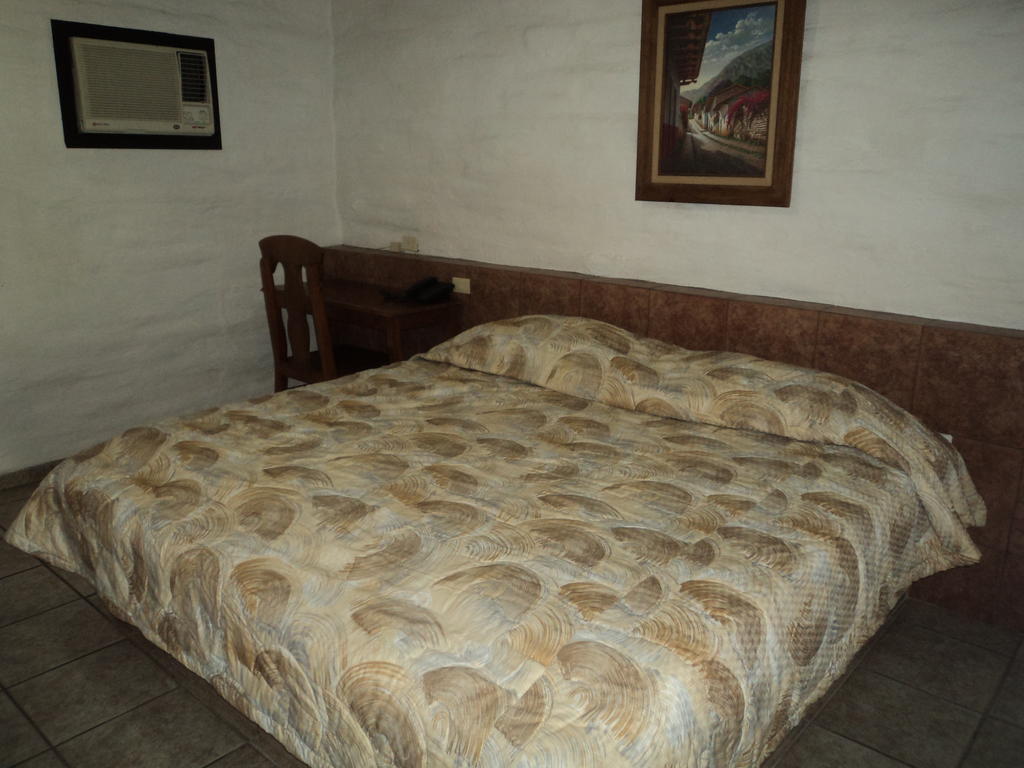 Hotel El Rancho 나보호아 객실 사진