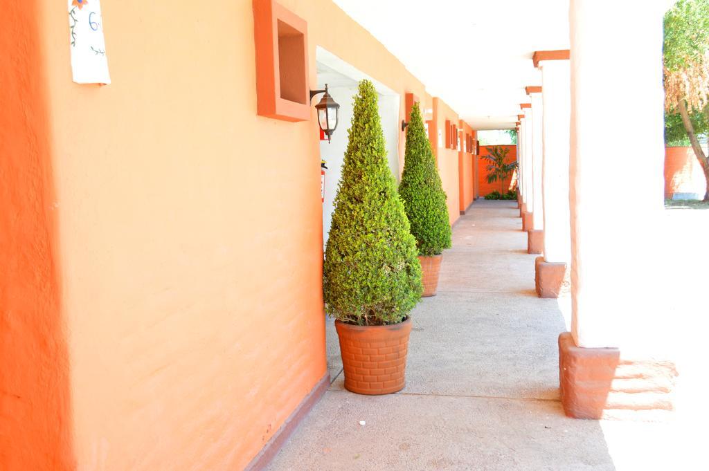 Hotel El Rancho 나보호아 외부 사진