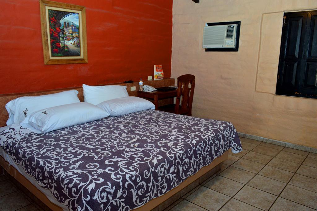 Hotel El Rancho 나보호아 외부 사진